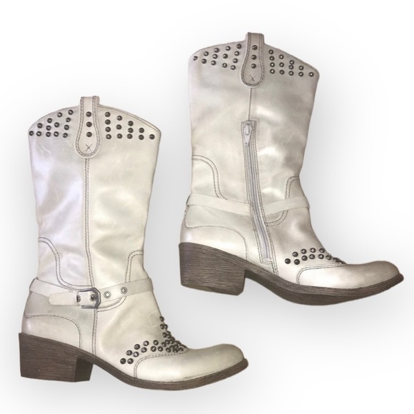Naya Sable Studded Boots - Picture 4 of 6